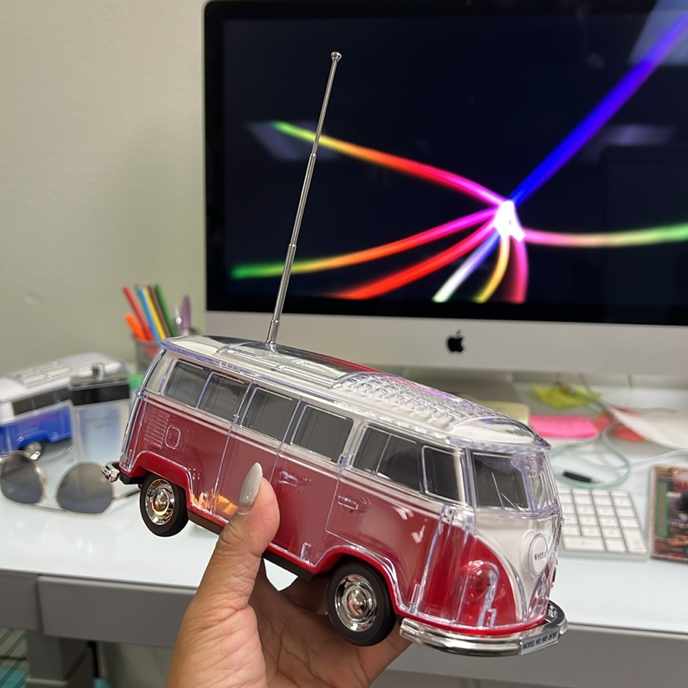 NIB Wireless Bluetooth Car Speaker